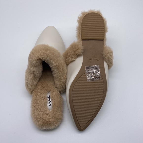Qupid Fur Pointed Mule Flats - Picture 4 of 7
